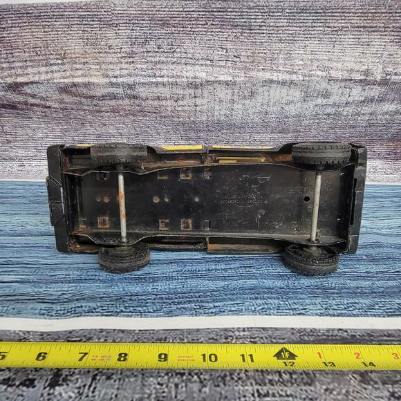 Vintage Nylint Pressed Steel GT racing pickup truck parts/repair black/yellow - Picture 9 of 10